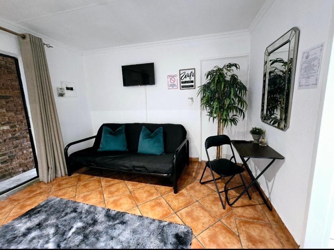 Zhantique Guest House 1- Unit 5 بوكسبرغ المظهر الخارجي الصورة